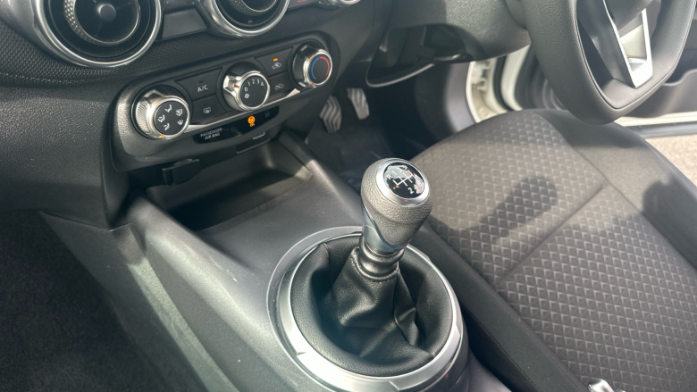 Nissan Juke 1.0 DiG-T 114 Acenta 5dr Petrol Hatchback